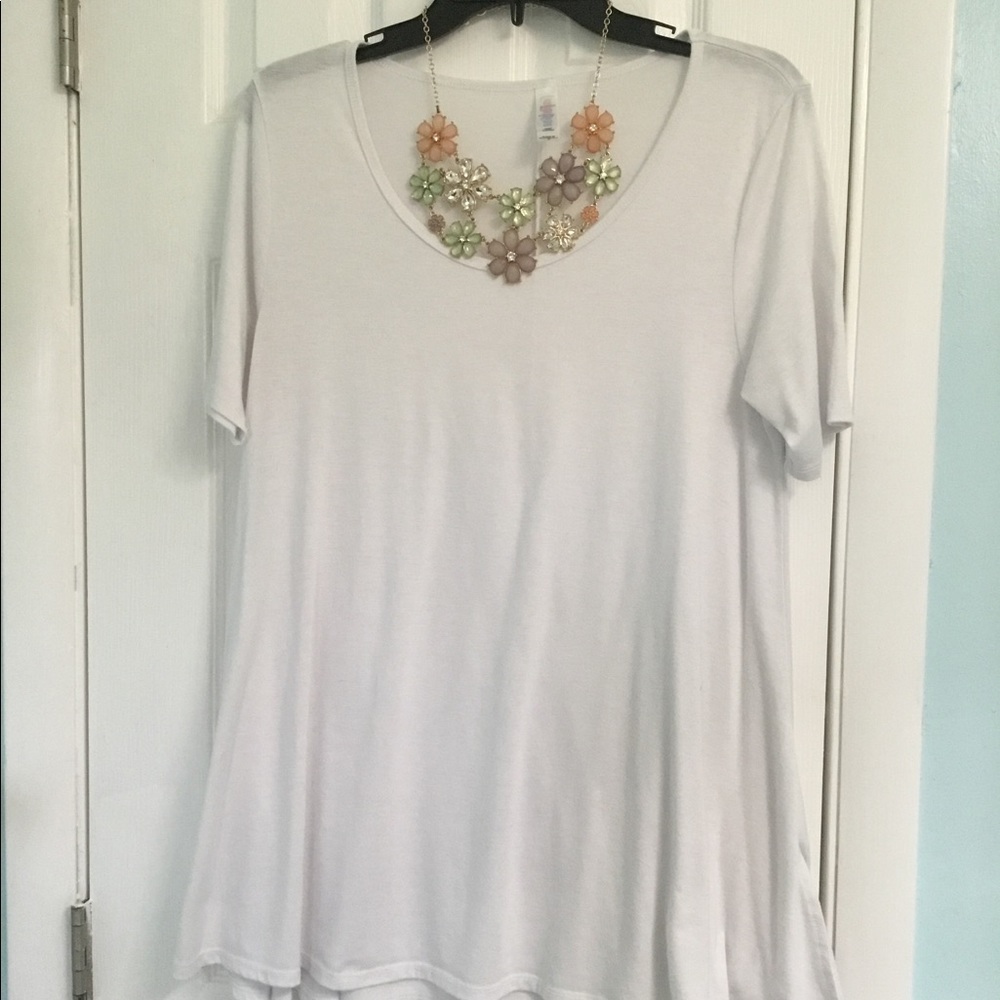 Lularoe Perfect Tee ☀️sale2/$15☀️